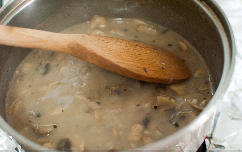 Cách làm sốt nấm ăn bò bít tết
