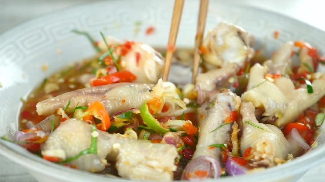 Hình ảnh chân gà ngâm sả tắc ngon hấp dẫn 10
