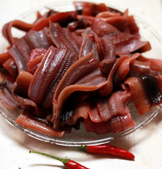 Cách làm lươn xào rau răm cho bữa ăn thêm ngon miệng
