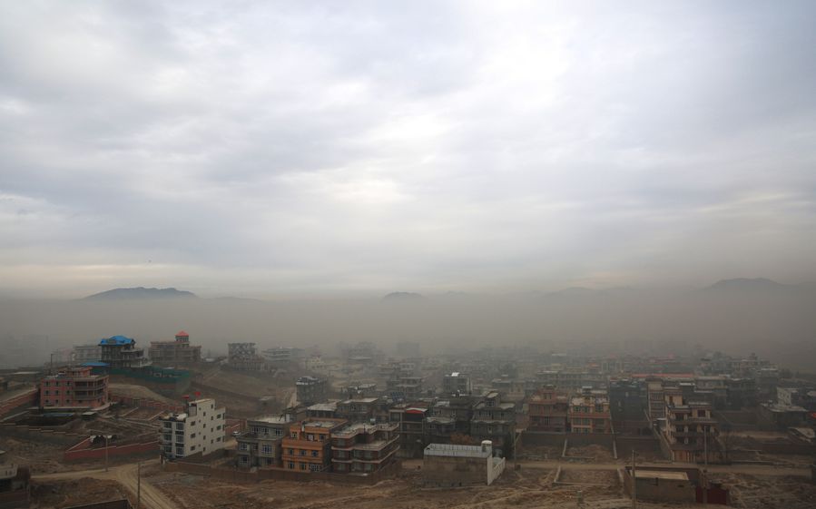 Thành phố Kabul, thủ đô của Afghanistan bị bao phủ trong lớp bụi mờ