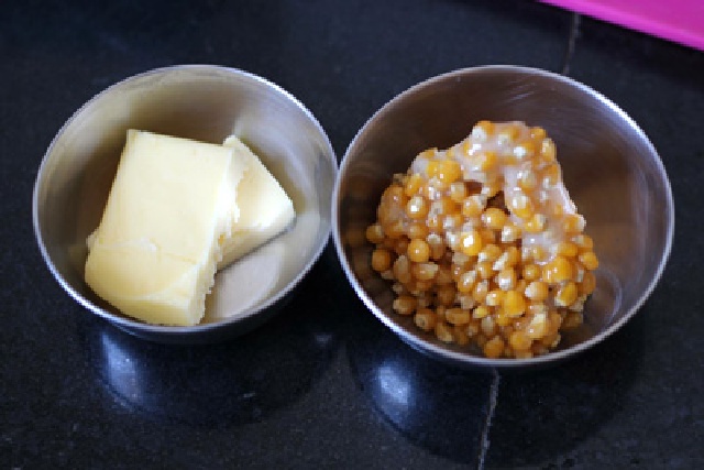 cách làm bắp rang bơ bằng chảo 1