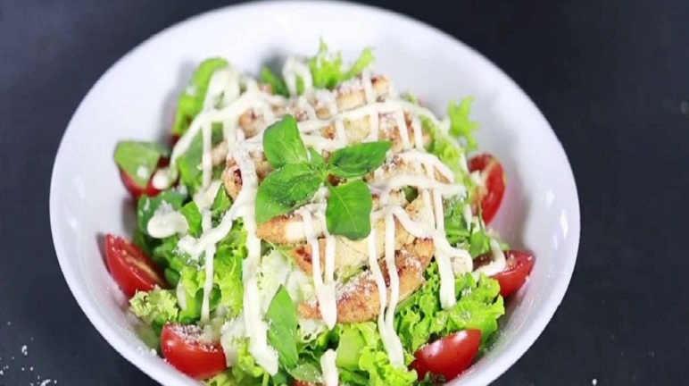 Cách làm salad ức gà mayonnaise 1