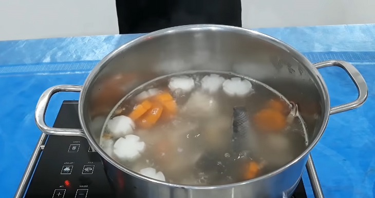 Cách nấu hủ tiếu cá 9