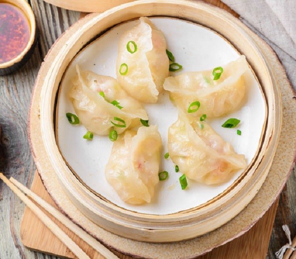 Cách làm hoành thánh tôm thịt thơm ngon chuẩn vị Trung Hoa