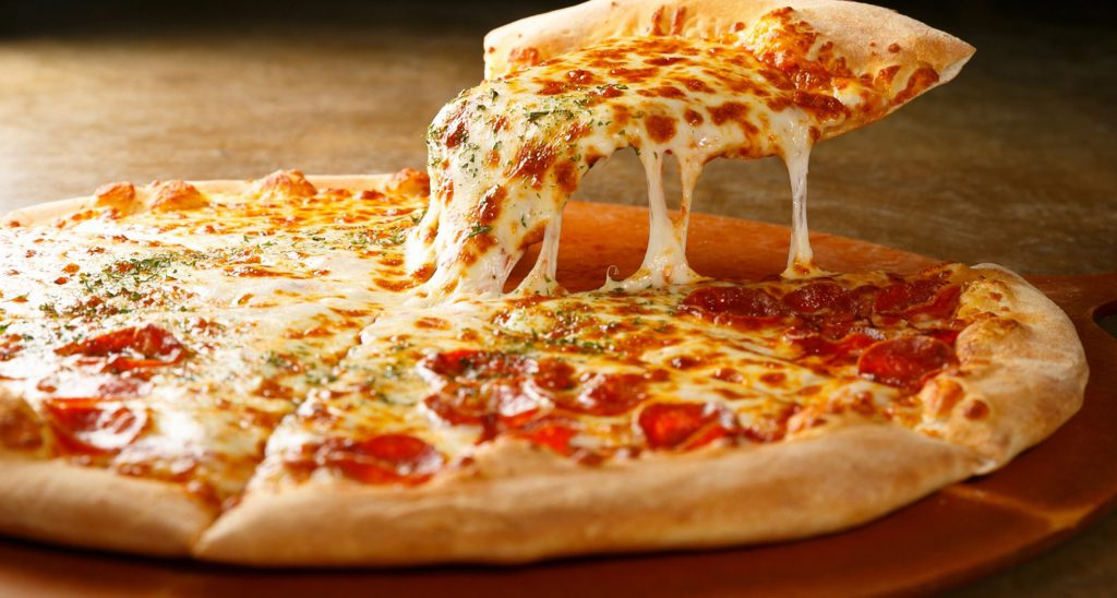 Cách làm pizza phô mai - chẳng thể bỏ qua 2 công thức siêu ngon