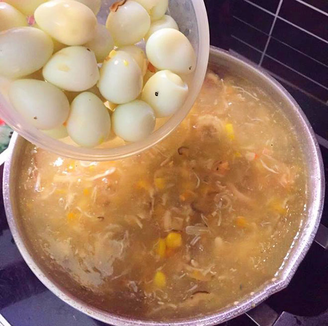 cách nấu súp hải sản trứng cút 6
