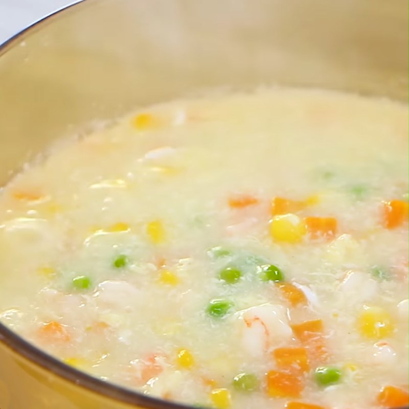cách nấu súp rau củ tôm trứng 5