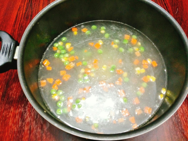 cách nấu súp tôm ngô ngọt 4