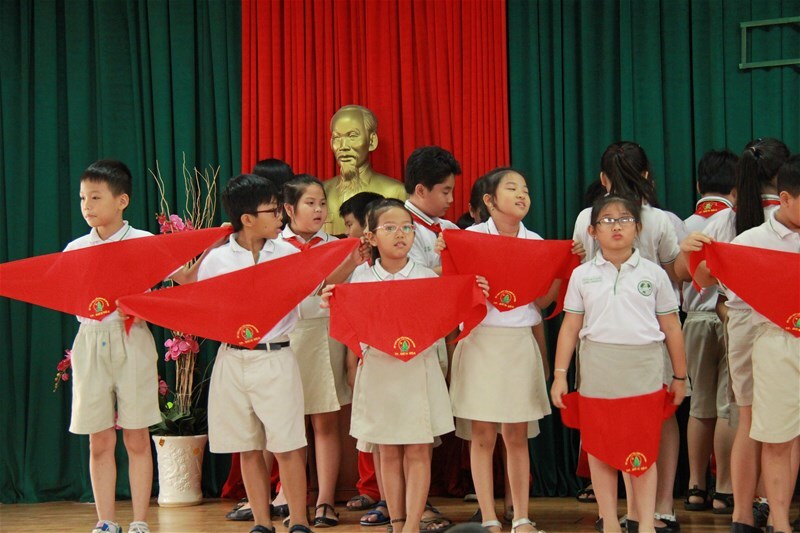Lễ kết nạp đội viên đội thiếu niên tiền phong Hồ Chí Minh