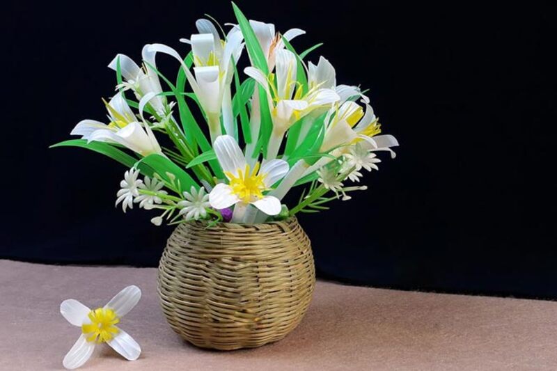 Cách làm hoa bằng ống hút đơn giản lại đẹp mắt cho các chị em - THCS Võ Thị Sáu