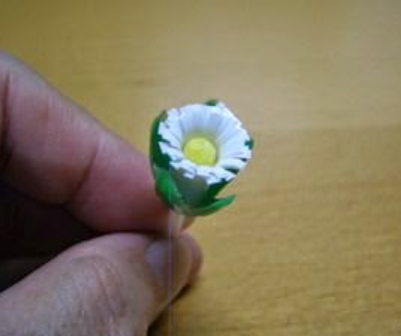 Bông hoa cúc bằng ống hút nhựa