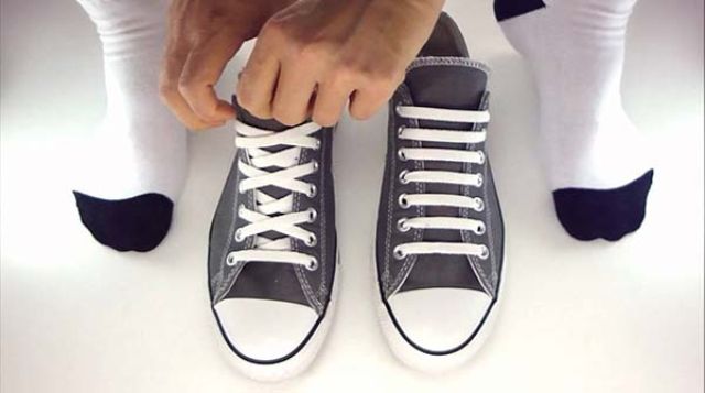 cách buộc dây giày 15