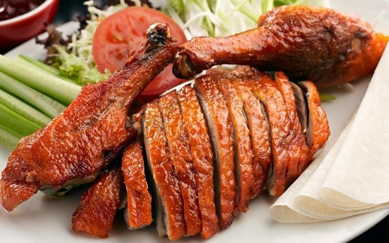 Trong lễ hội Đoan Ngọ, các gia đình thường ăn thịt vịt