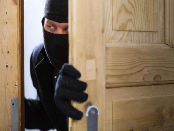 ăn trộm vào nhà có ý nghĩa gì