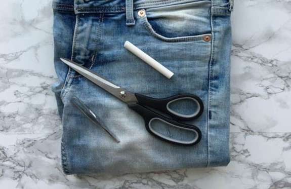 cách cắt quần jean dài thành ngắn 4