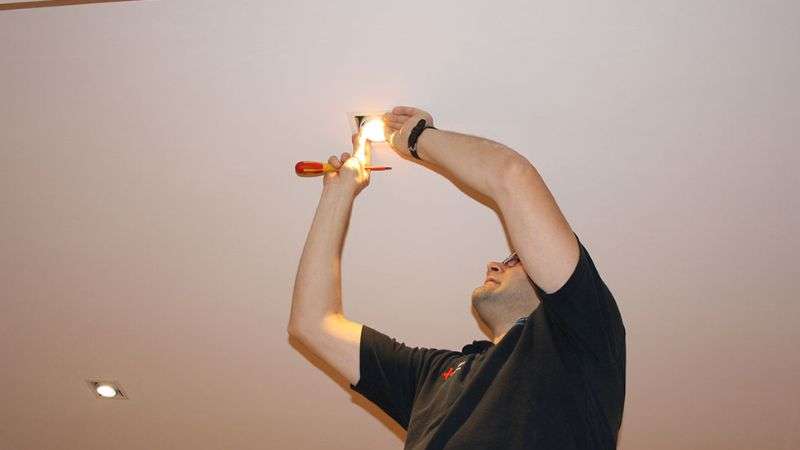 Cách sửa bóng đèn led đơn giản tại nhà
